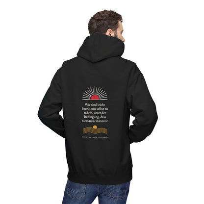 Unisex Fleece Hoodie mit Zitat - Ebner-Eschenbach - Uns selbst zu tadeln – person-2-back