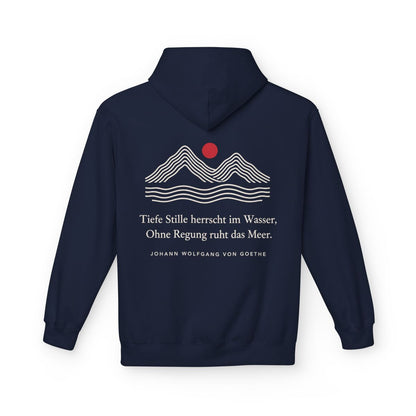 Unisex Fleece Hoodie mit Zitat - Goethe - Tiefe Stille herrscht im Wasser Linien – back