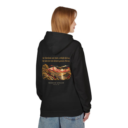 Unisex Fleece Hoodie mit Zitat - Schiller - Ans Vaterland, ans teure, schließ dich an Nachtstück – person-1-back