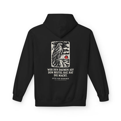 Unisex Fleece Hoodie mit Zitat - Bismarck - Wer den Daumen Holzschnitt – back