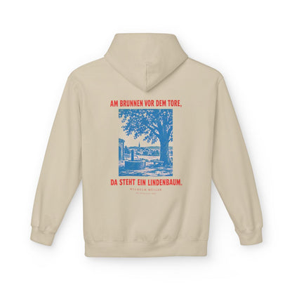 Unisex Fleece Hoodie mit Zitat - Müller - Am Brunnen vor dem Tore Plakat – back