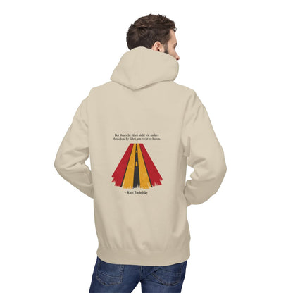 Unisex Fleece Hoodie mit Zitat - Tucholsky - Fährt um recht zu haben – person-2-back