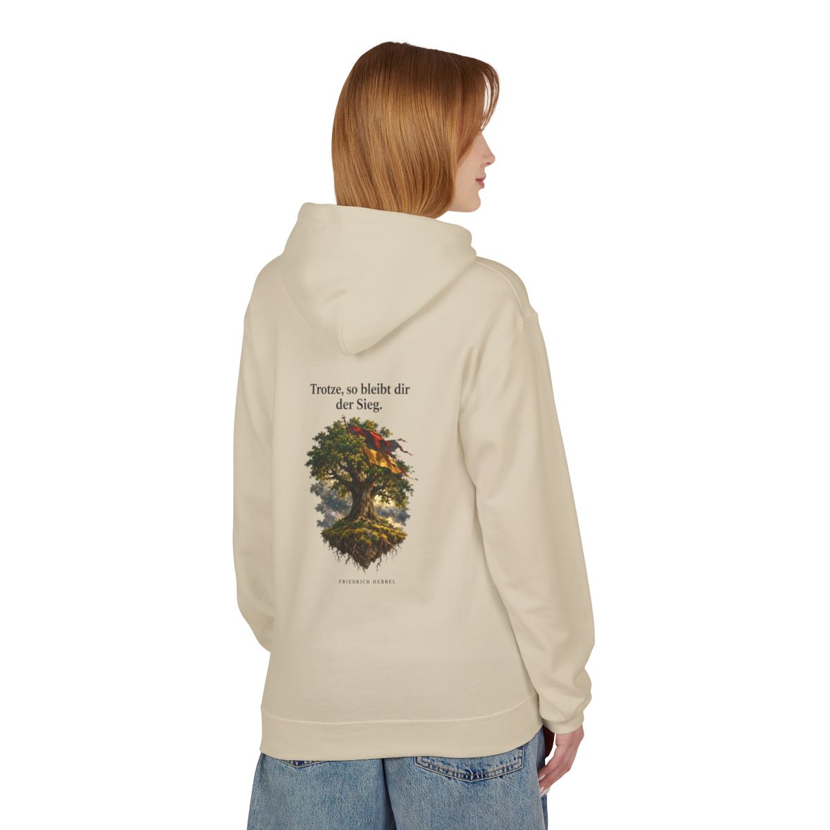 Unisex Fleece Hoodie mit Zitat - Hebbel - Trotze so bleibt dir der Sieg – person-1-back