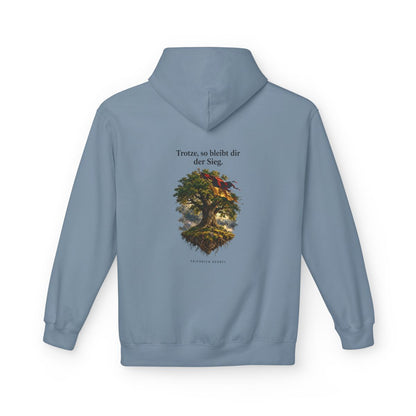 Unisex Fleece Hoodie mit Zitat - Hebbel - Trotze so bleibt dir der Sieg – back