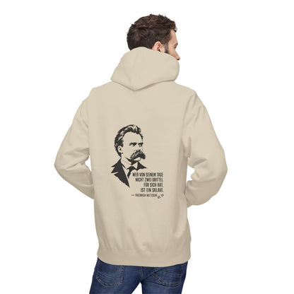 Unisex Fleece Hoodie mit Zitat - Nietzsche - Zwei Drittel für sich – person-2-back