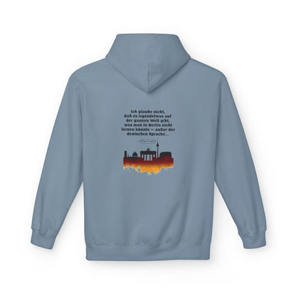 Unisex Fleece Hoodie mit Zitat - Twain - Berlin und die deutsche Sprache – back