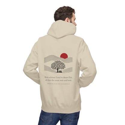 Unisex Fleece Hoodie mit Zitat - Zuccalmaglio - Kein schöner Land – person-2-back
