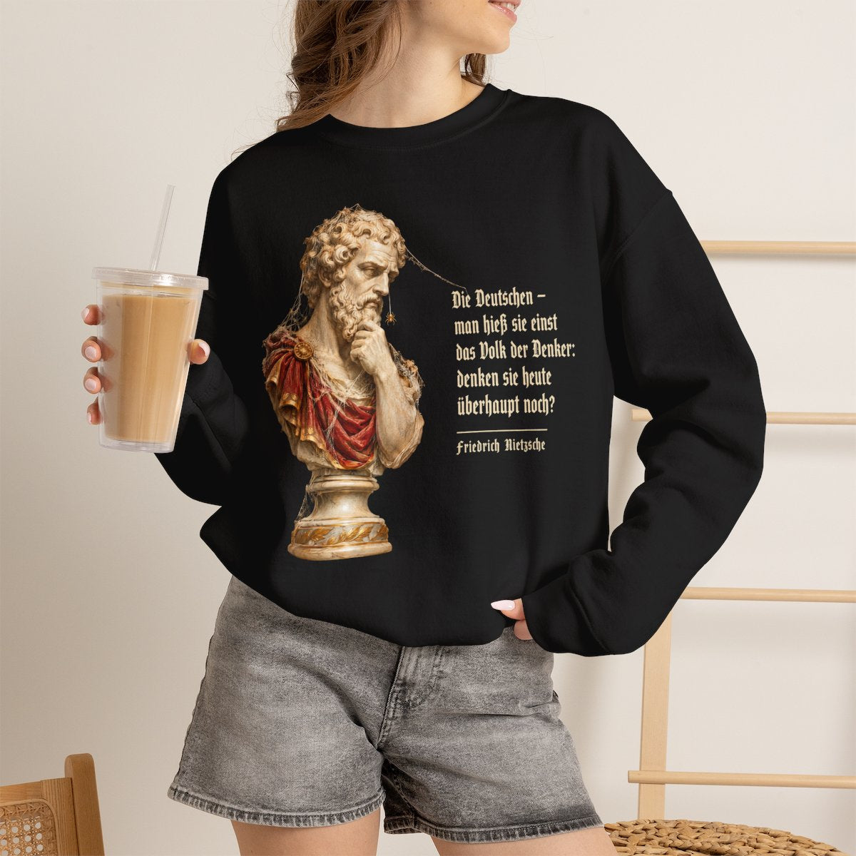 Unisex Sweatshirt mit Zitat - Nietzsche - Volk der Denker – lifestyle-2