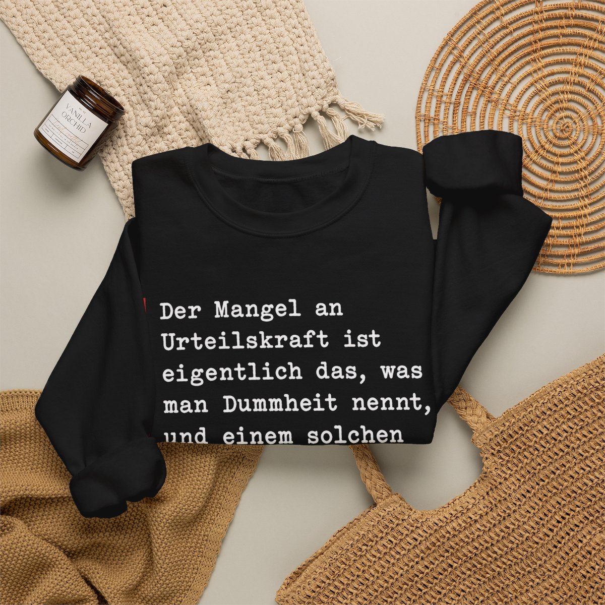 Unisex Sweatshirt mit Zitat - Kant - Mangel an Urteilskraft – folded-2
