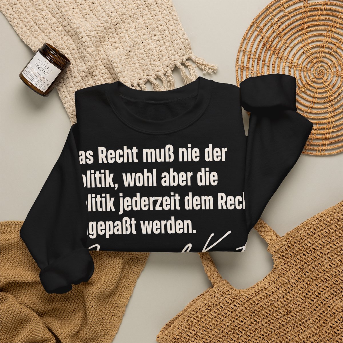 Unisex Sweatshirt mit Zitat - Kant - Das Recht muß nie Signatur – folded-2