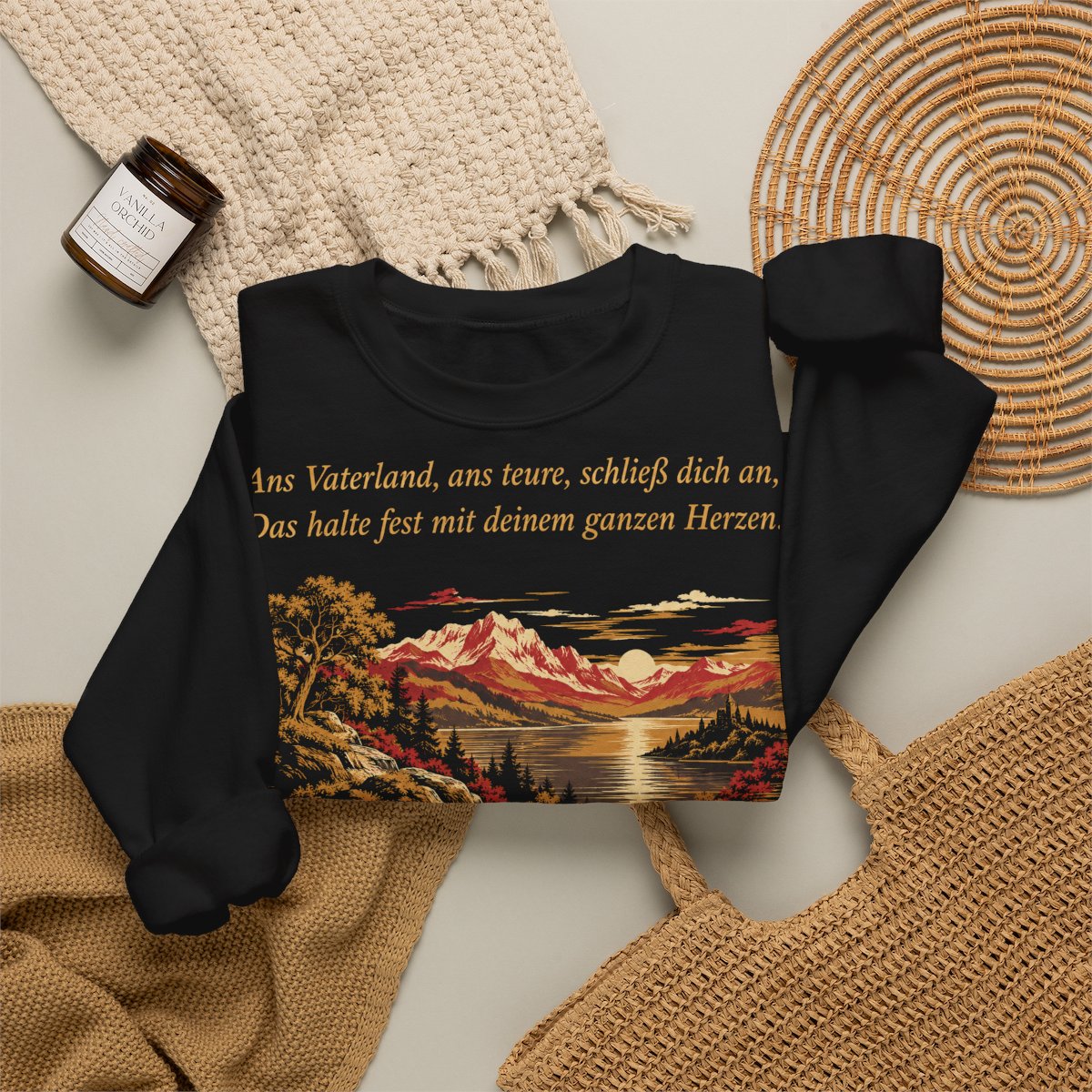 Unisex Sweatshirt mit Zitat - Schiller - Ans Vaterland, ans teure, schließ dich an Nachtstück – folded-2