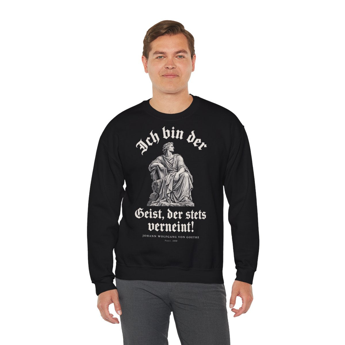 Unisex Sweatshirt mit Zitat - Goethe - Ich bin der Geist, der stets verneint Gravur – person-3