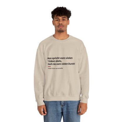 Unisex Sweatshirt mit Zitat - Scheffel - Vom vielen Durste – person-2