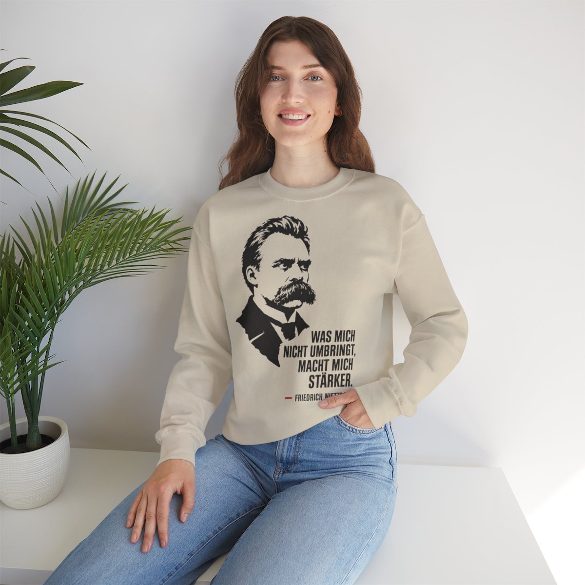Unisex Sweatshirt mit Zitat - Friedrich Nietzsche - Was mich nicht umbringt – lifestyle