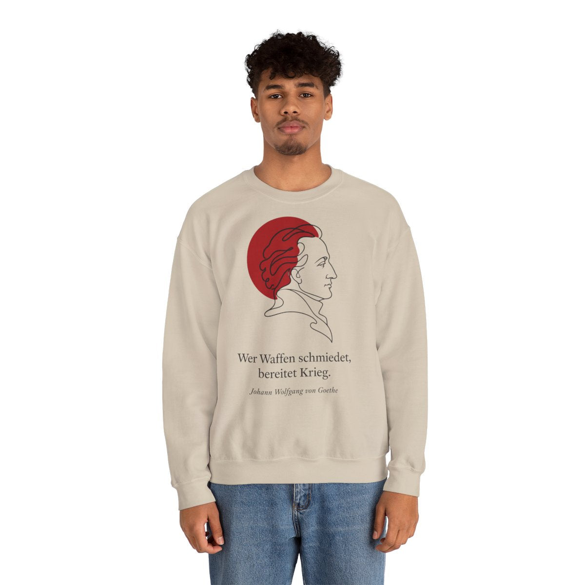 Unisex Sweatshirt mit Zitat - Goethe - Wer Waffen schmiedet – person-2
