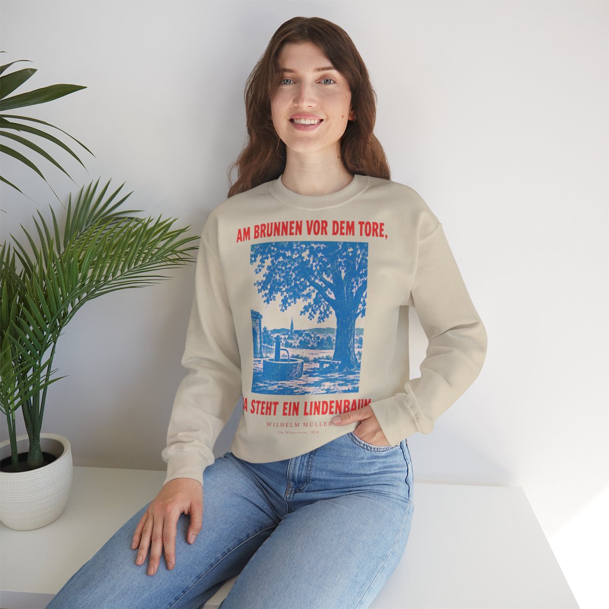 Unisex Sweatshirt mit Zitat - Müller - Am Brunnen vor dem Tore Plakat – lifestyle