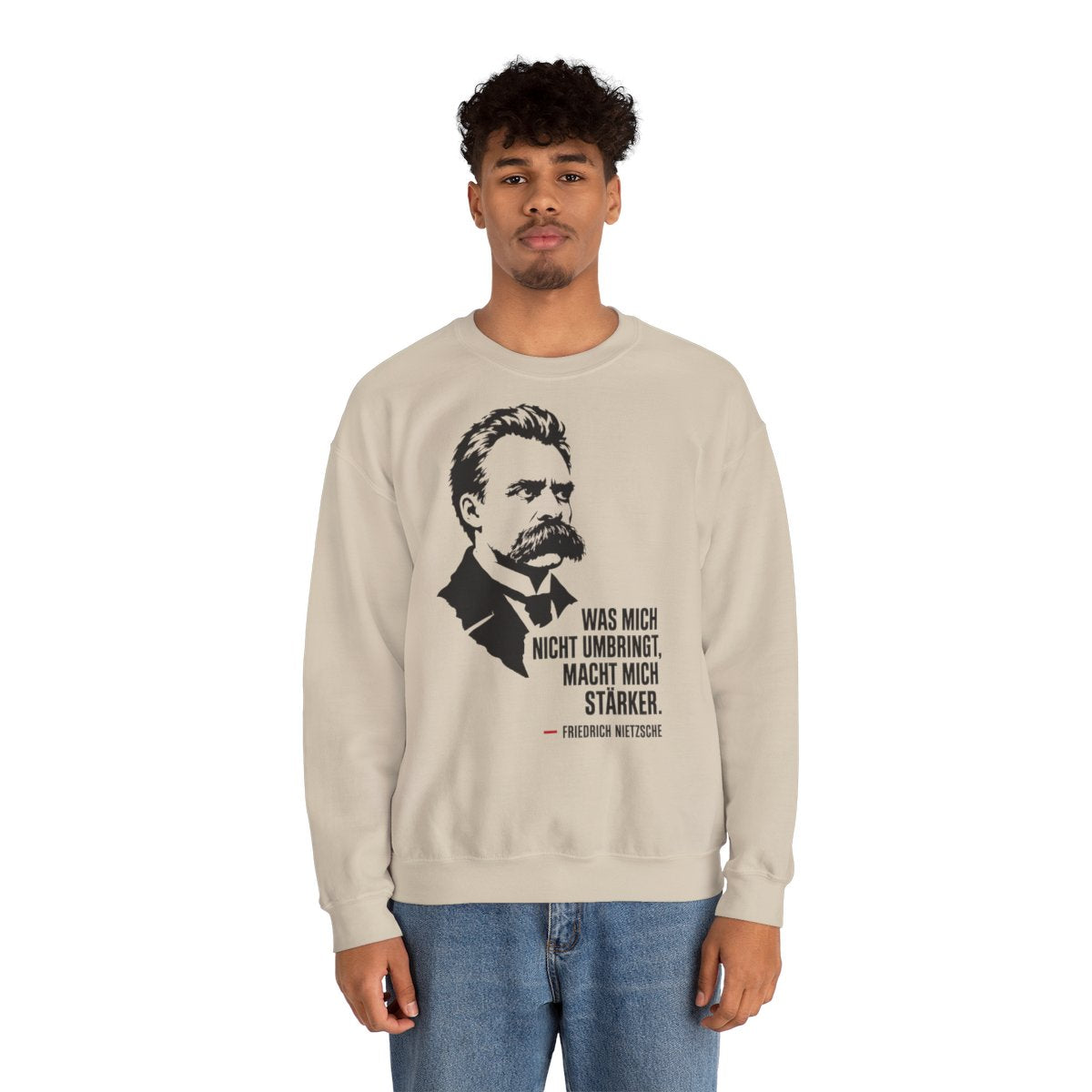 Unisex Sweatshirt mit Zitat - Friedrich Nietzsche - Was mich nicht umbringt – person-2
