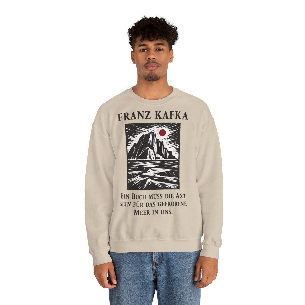 Unisex Sweatshirt mit Zitat - Kafka - Ein Buch muss die Axt Holzschnitt – person-2
