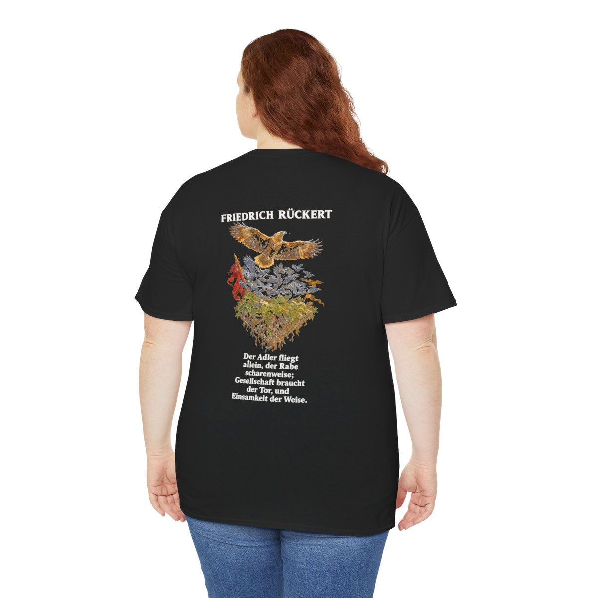 Unisex T-Shirt mit Zitat - Rückert - Der Adler fliegt allein (Druck hinten) – person-5-back