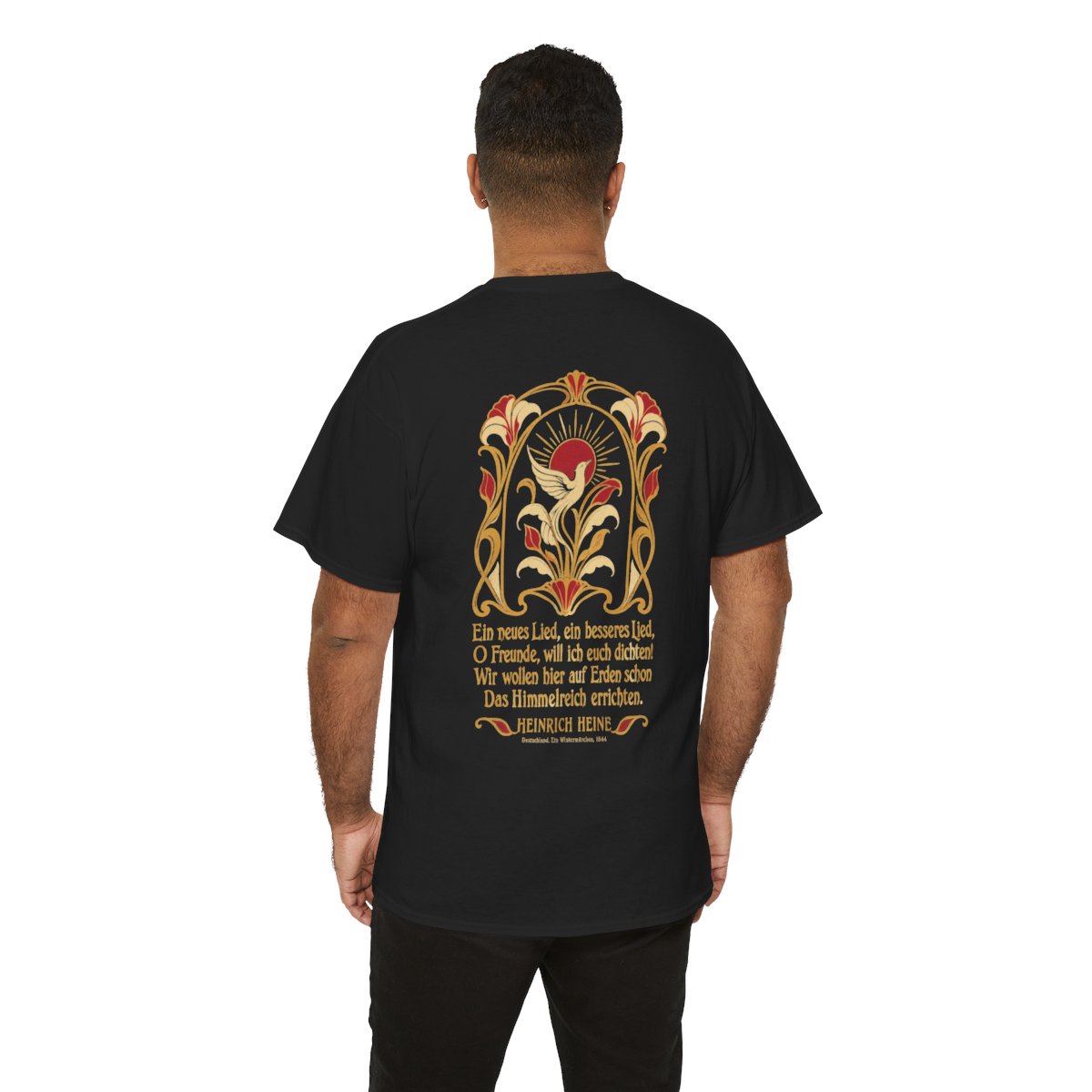 Unisex T-Shirt mit Zitat - Heine - Ein neues Lied, ein besseres Lied Jugendstil (Druck hinten) – person-6-back