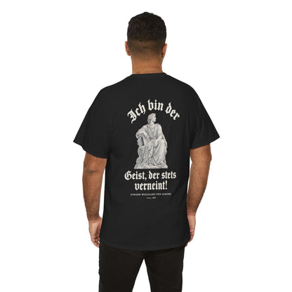 Unisex T-Shirt mit Zitat - Goethe - Ich bin der Geist, der stets verneint Gravur (Druck hinten) – person-6-back
