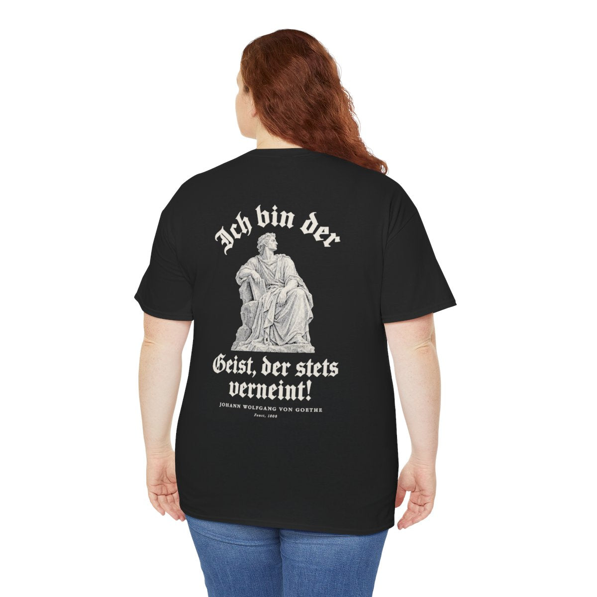 Unisex T-Shirt mit Zitat - Goethe - Ich bin der Geist, der stets verneint Gravur (Druck hinten) – person-5-back