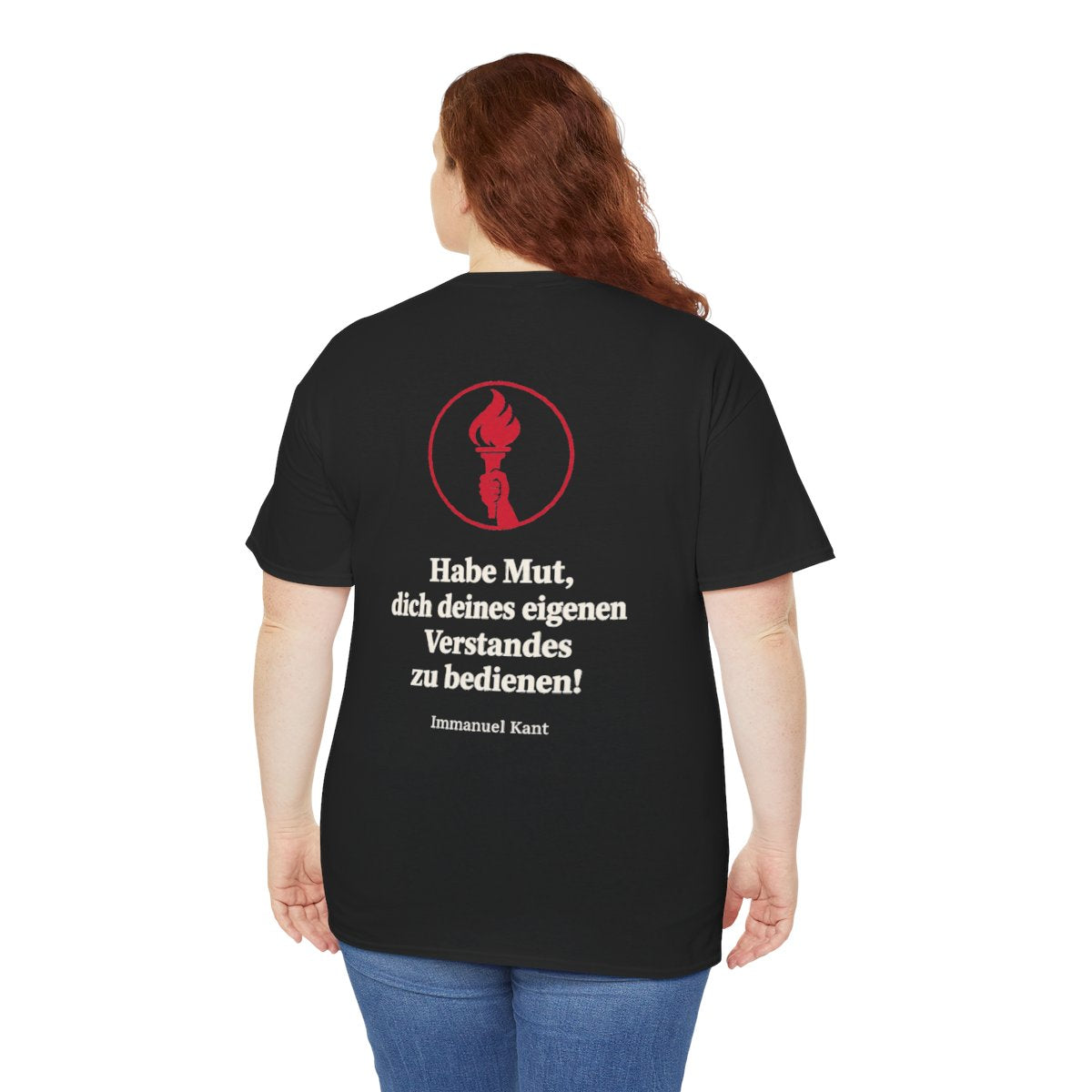 Unisex T-Shirt mit Zitat - Kant - Habe Mut Fackel (Druck hinten) – person-5-back