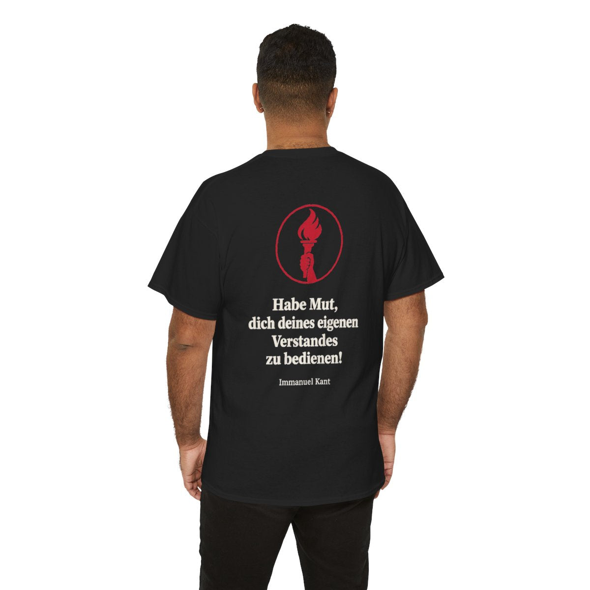 Unisex T-Shirt mit Zitat - Kant - Habe Mut Fackel (Druck hinten) – person-6-back