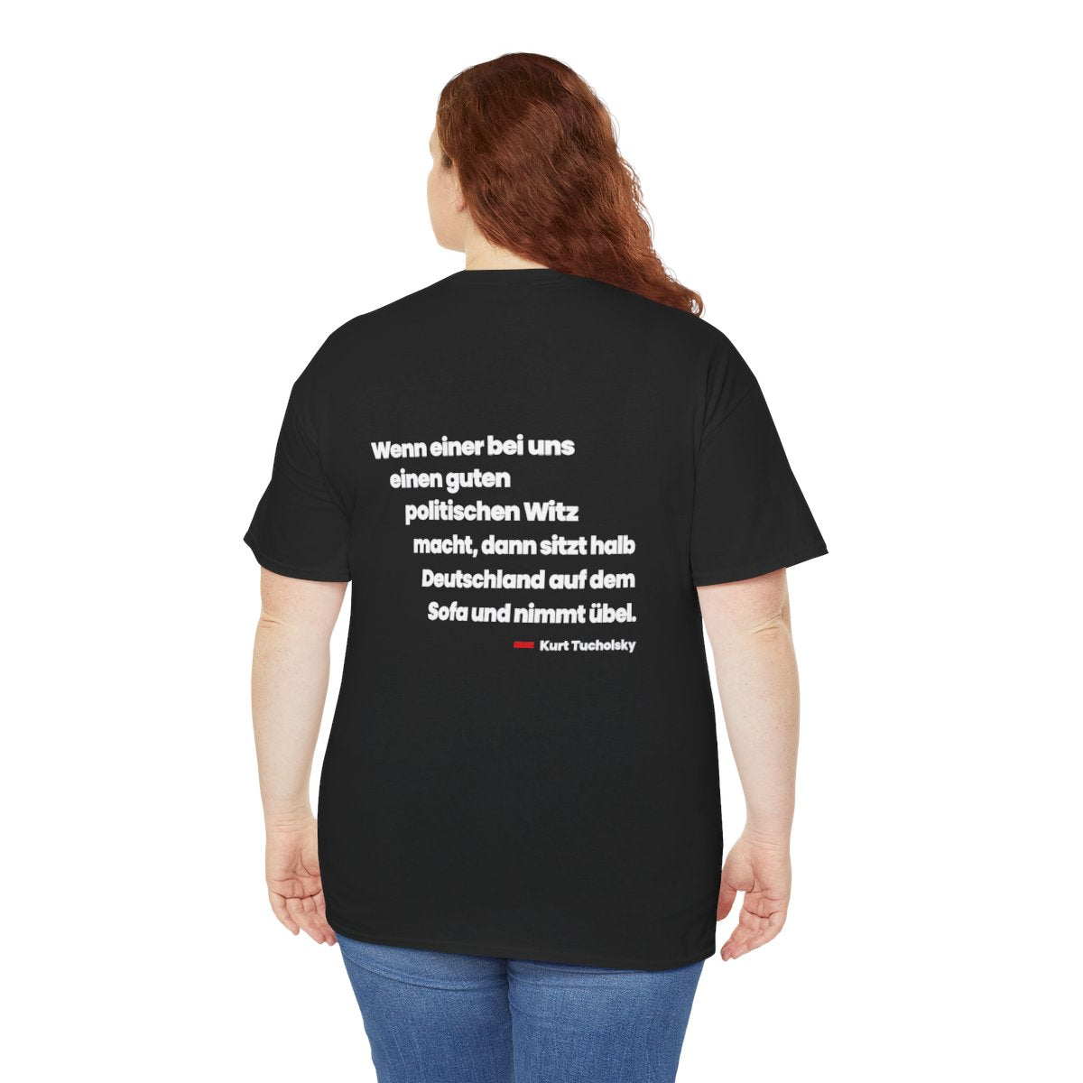 Unisex T-Shirt mit Zitat - Tucholsky - Der politische Witz (Druck hinten) – person-5-back