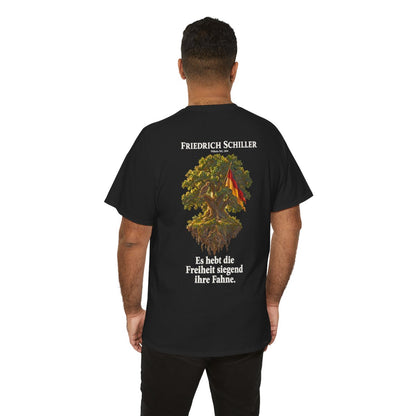 Unisex T-Shirt mit Zitat - Schiller - Es hebt die Freiheit siegend ihre Fahne (Druck hinten) – person-6-back