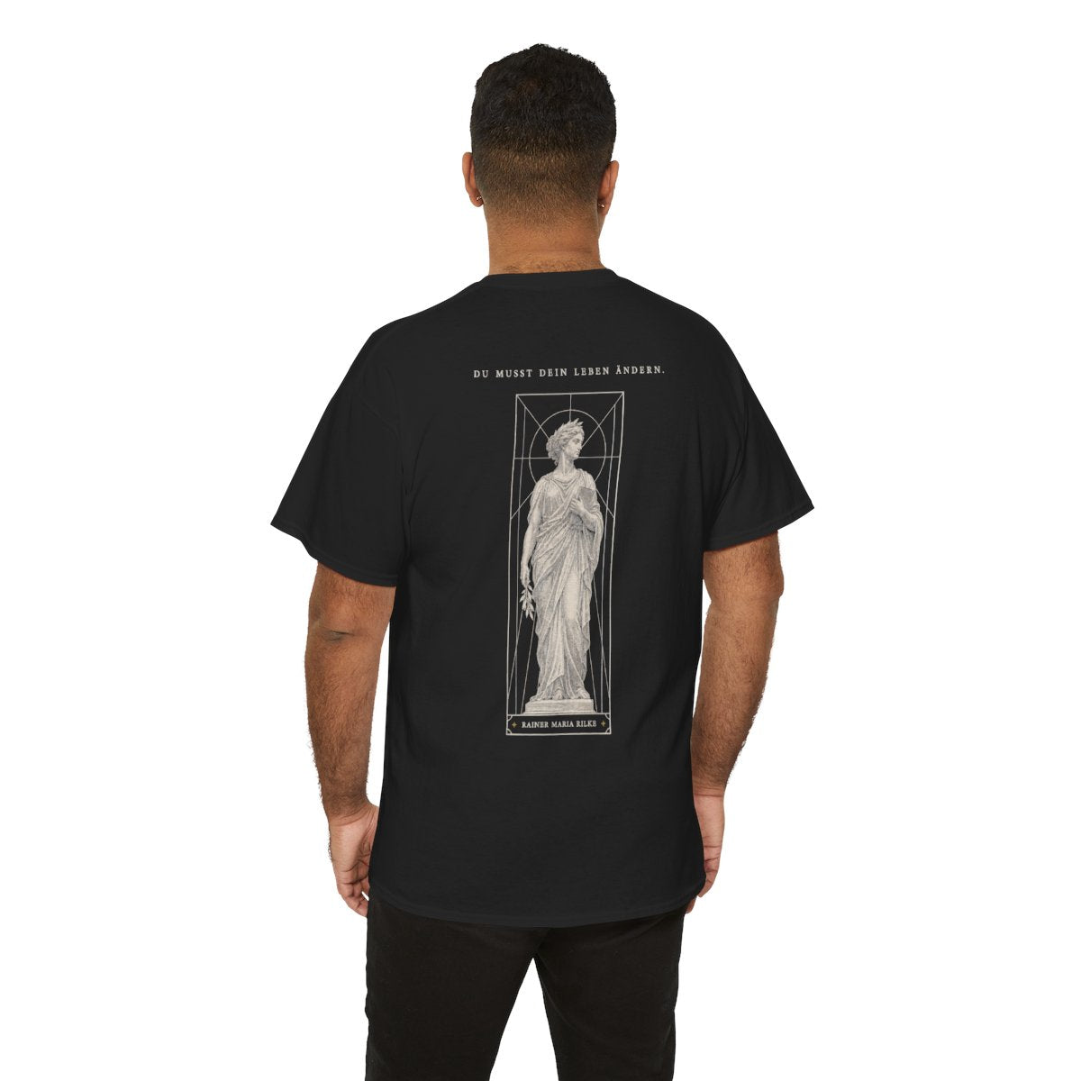 Unisex T-Shirt mit Zitat - Rilke - Du musst dein Leben ändern (Druck hinten) – person-6-back