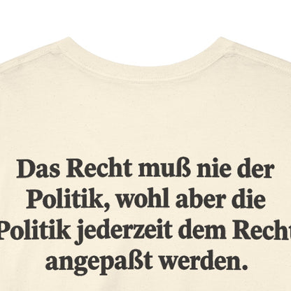 Unisex T-Shirt mit Zitat - Kant - Das Recht muß nie Symbol (Druck hinten) – back-collar-closeup