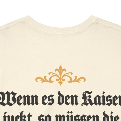 Unisex T-Shirt mit Zitat - Heine - Wenn es den Kaiser juckt (Druck hinten) – back-collar-closeup