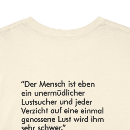Unisex T-Shirt mit Zitat - Freud - Unermüdlicher Lustsucher (Druck hinten) – back-collar-closeup