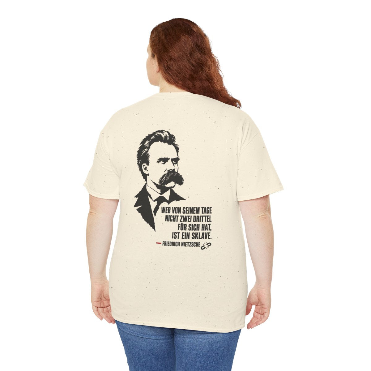 Unisex T-Shirt mit Zitat - Nietzsche - Zwei Drittel für sich (Druck hinten) – person-5-back