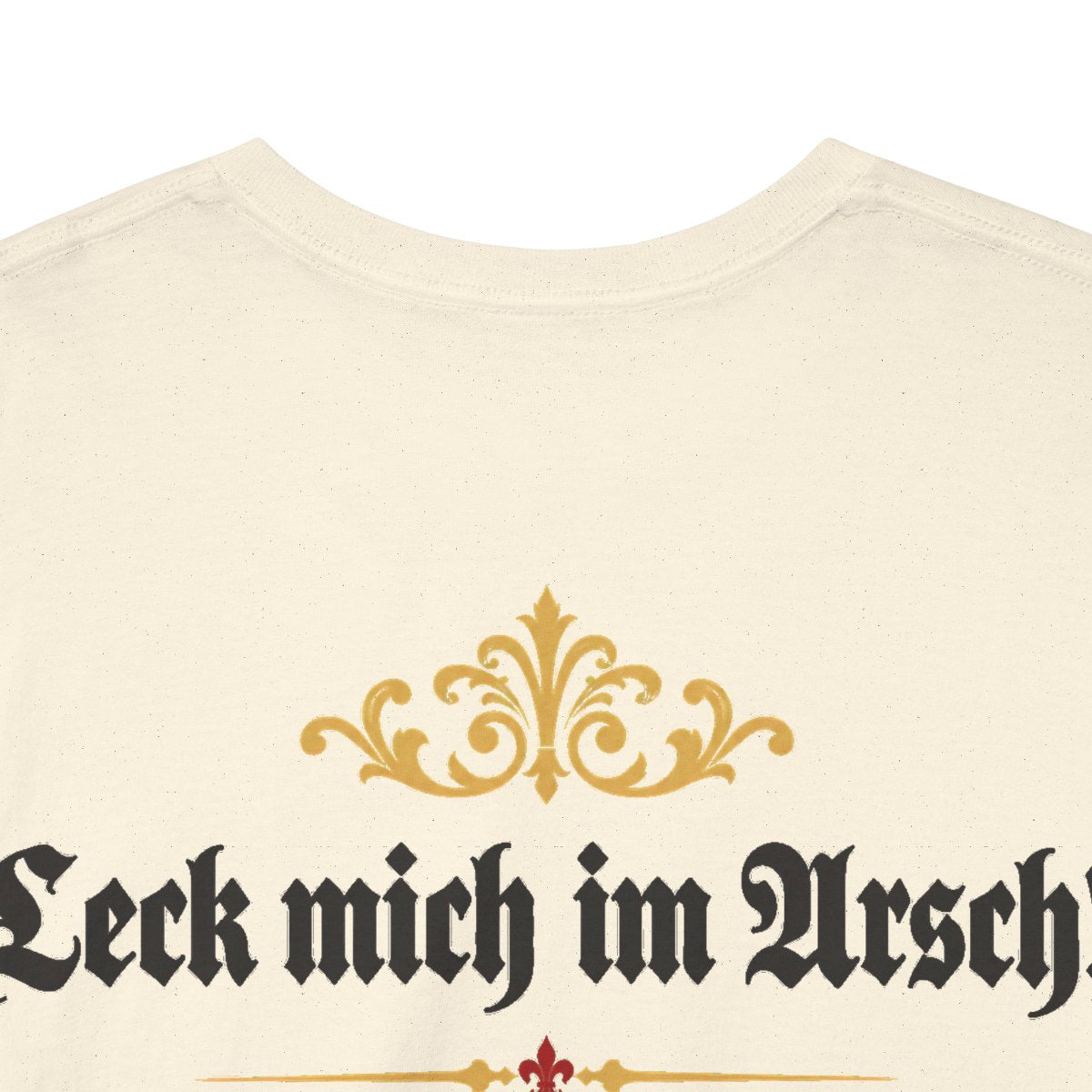 Unisex T-Shirt mit Zitat - Mozart - Leck mich im Arsch (Druck hinten) – back-collar-closeup