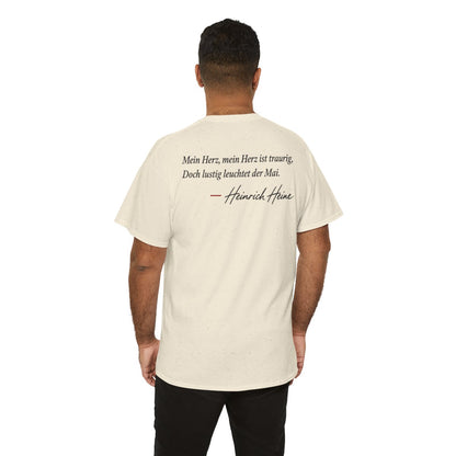 Unisex T-Shirt mit Zitat - Heine - Mein Herz, mein Herz ist traurig Signatur (Druck hinten) – person-6-back
