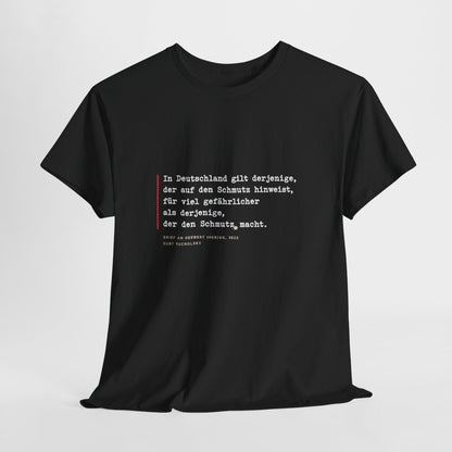 Unisex T-Shirt mit Zitat - Tucholsky - Schmutz Weltbuehne – hanging-1