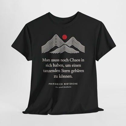 Unisex T-Shirt mit Zitat - Nietzsche - Man muss noch Chaos Linien – hanging-1