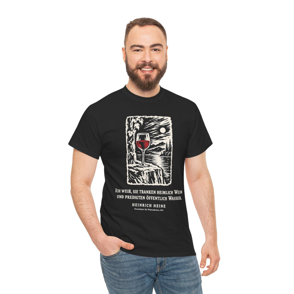 Unisex T-Shirt mit Zitat - Heine - Ich weiß, sie tranken heimlich Wein Holzschnitt – person-3
