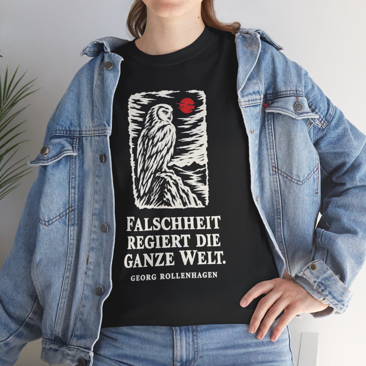Unisex T-Shirt mit Zitat - Rollenhagen - Falschheit regiert die ganze Welt Holzschnitt – lifestyle