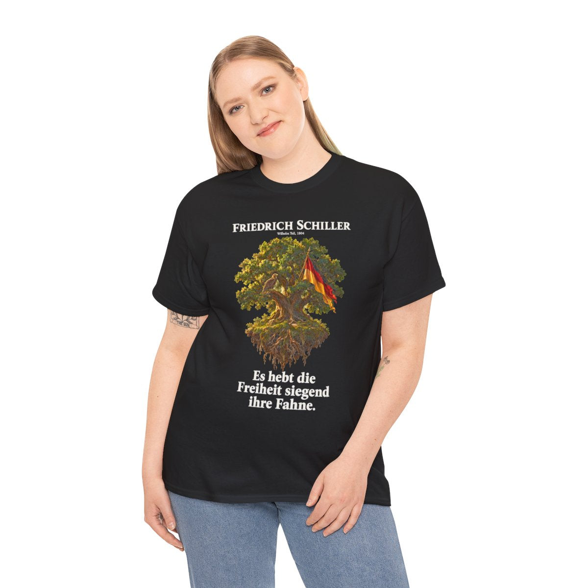 Unisex T-Shirt mit Zitat - Schiller - Es hebt die Freiheit siegend ihre Fahne – person-2