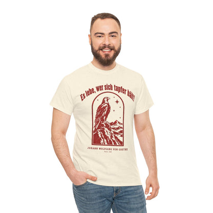Unisex T-Shirt mit Zitat - Goethe - Es lebe, wer sich tapfer hält Vintage – person-3